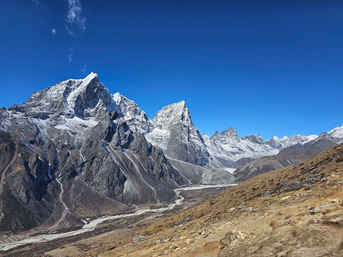 Everest Base Camp Trek: Solo Adventure or Guided&nbsp;Experience?